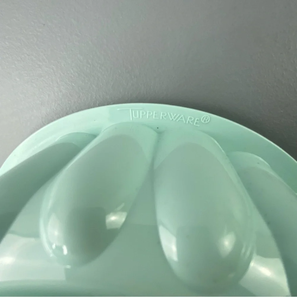 Vintage Tupperware Jello Ring Mold -- Retro Holiday Party Jell-O Fruit Desserts